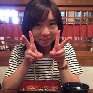 秋山 亜衣